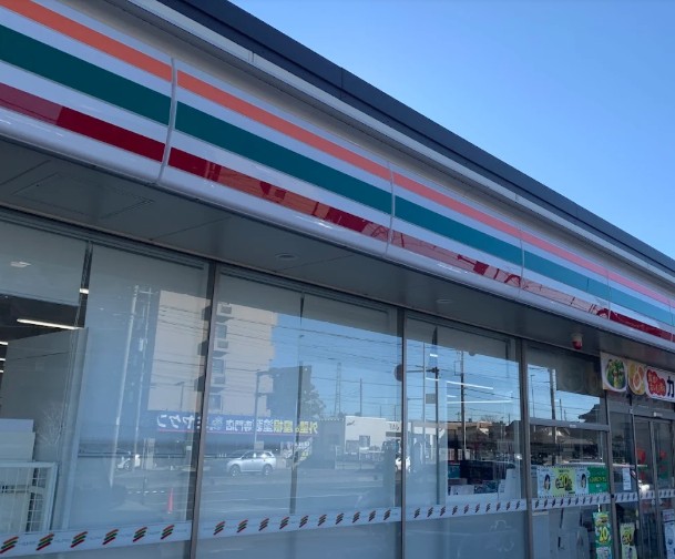 コンビニ　セブンイレブン 川口里中央店（コンビニ）まで99m