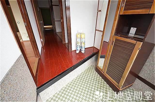 玄関　以前の募集時の写真になります