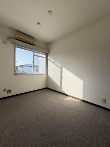 その他部屋・スペース　風通しも良い寝室です☆