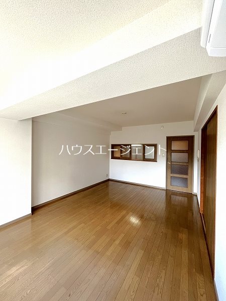 居室・リビング　リビングです。※参考画像