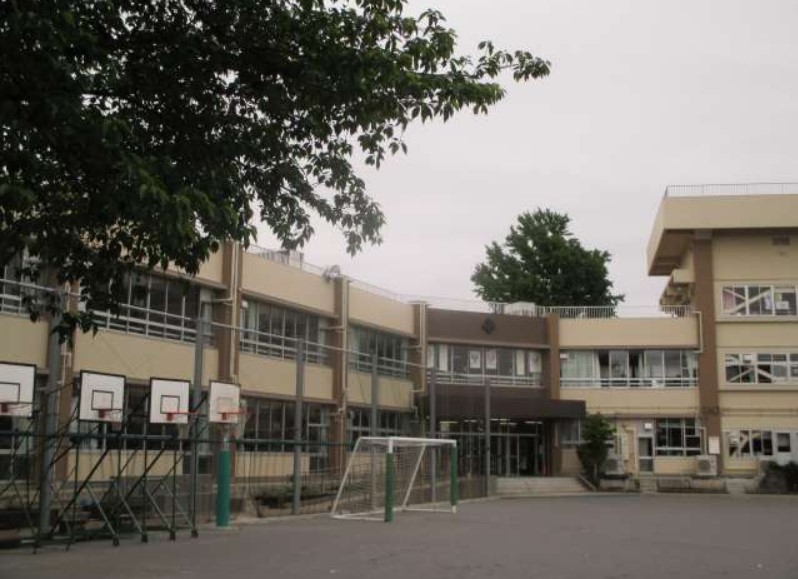 小学校　板橋区立下赤塚小学校（小学校）まで646m