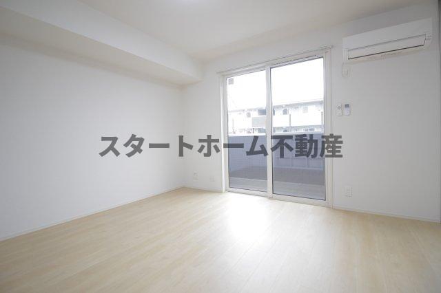 居室・リビング　こちらのリビングで趣味の時間をお楽しみください
