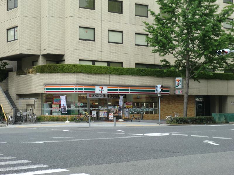 コンビニ　セブンーイレブン大阪立売堀１丁目店（コンビニ）まで184m