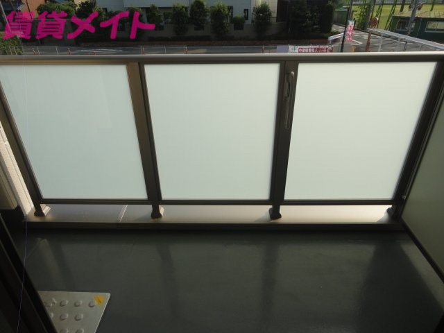 バルコニー　同物件別部屋タイプ