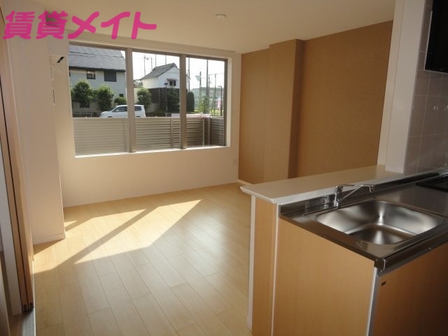 居室・リビング　同物件別部屋タイプ