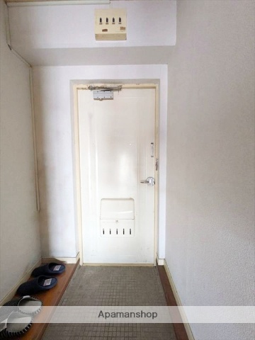 ＪＲ山陽本線 倉敷駅 徒歩29分 3階建 築45年の玄関写真