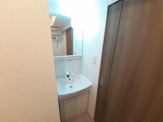 洗面設備　使いやすい洗面所です
