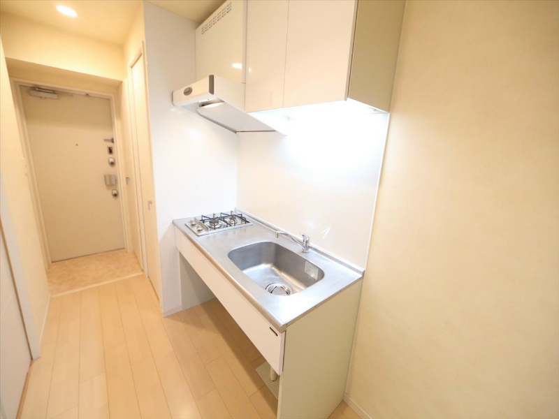 キッチン　システムキッチン（ガス2口）冷蔵庫・レンジ等ご用意できます