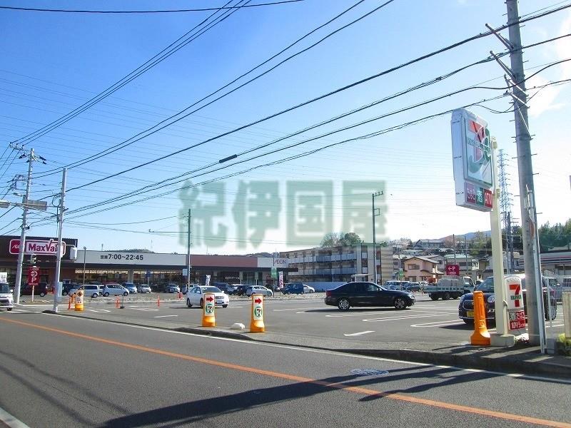 コンビニ　セブンイレブン南足柄岩原店（コンビニ）まで564m
