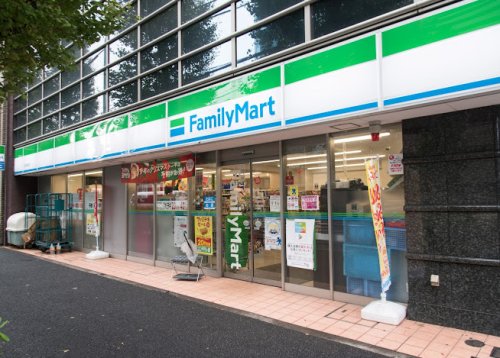 コンビニ　ファミリーマート 杉並桃井店（コンビニ）まで630m