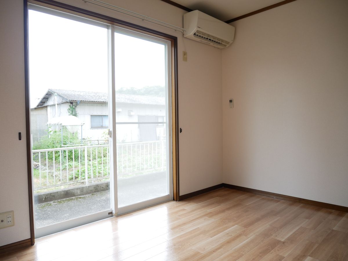 コーポグレイスの居間写真