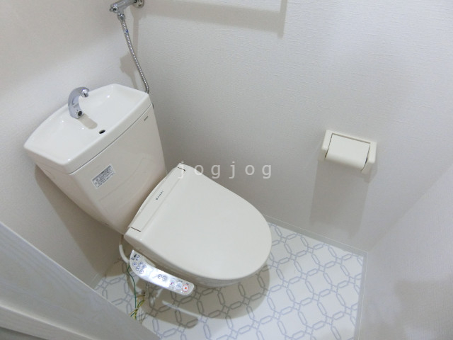 トイレ　ウォシュレット付きのトイレになっております！