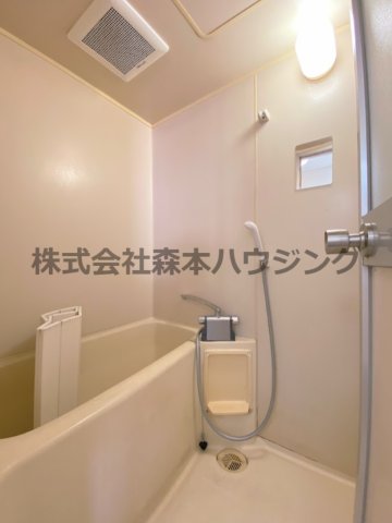 バス・シャワールーム　ゆったり過ごせるお風呂です