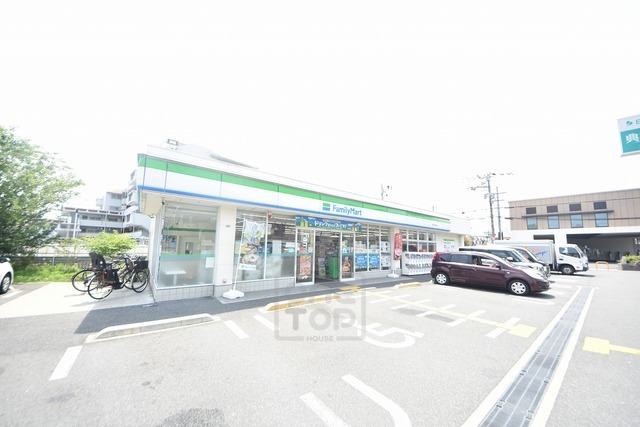 コンビニ　ファミリーマート　豊中小曽根（コンビニ）まで974m