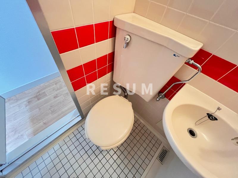 ＪＲ総武線 千葉駅 徒歩15分 10階建 築41年のトイレ写真