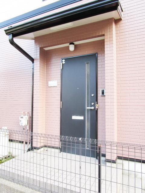 エントランス　★しっかりとした玄関扉です★