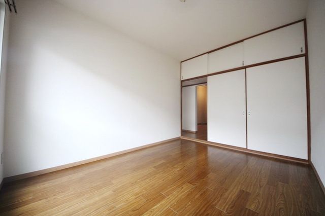 グリーンプラザ御園 4号棟の居間写真