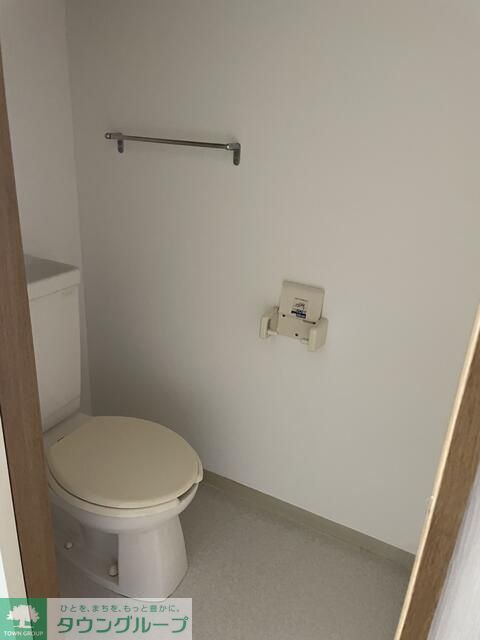 ＪＲ東海道本線 辻堂駅 4階建 築35年のトイレ写真