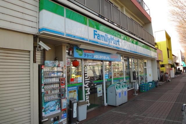コンビニ　ファミリーマート（コンビニ）まで60m