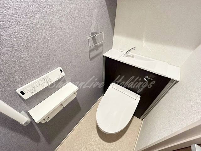 ＪＲ東海道本線 茅ケ崎駅 徒歩31分 3階建 築1年のトイレ写真