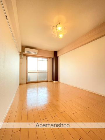 山陽新幹線 博多駅 徒歩8分 12階建 築26年の居間写真