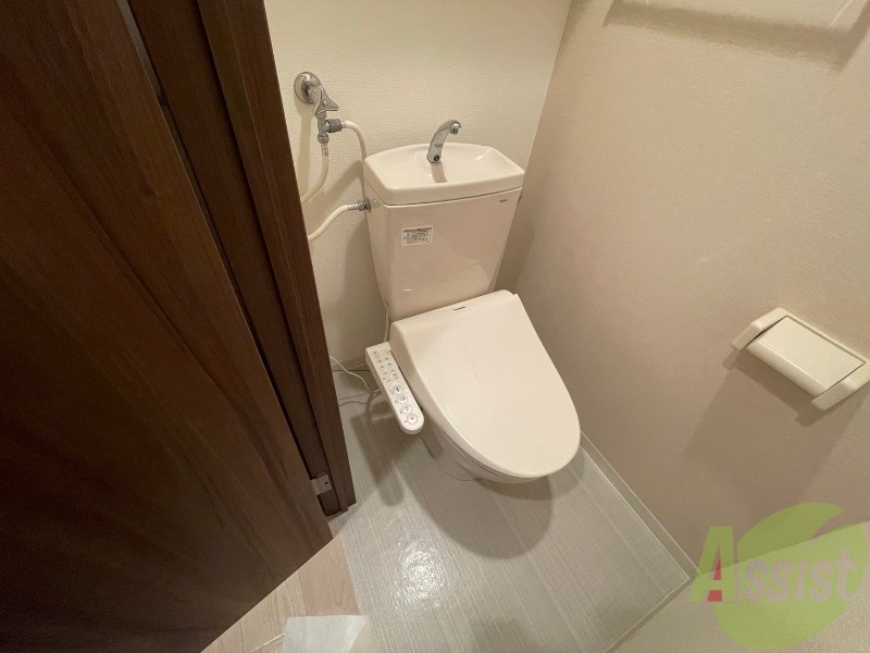 トイレ　こちらはトイレです。清潔感があり、安心して使用できます。