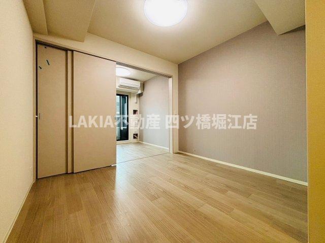 ソルレヴェンテ北堀江Qの居間写真