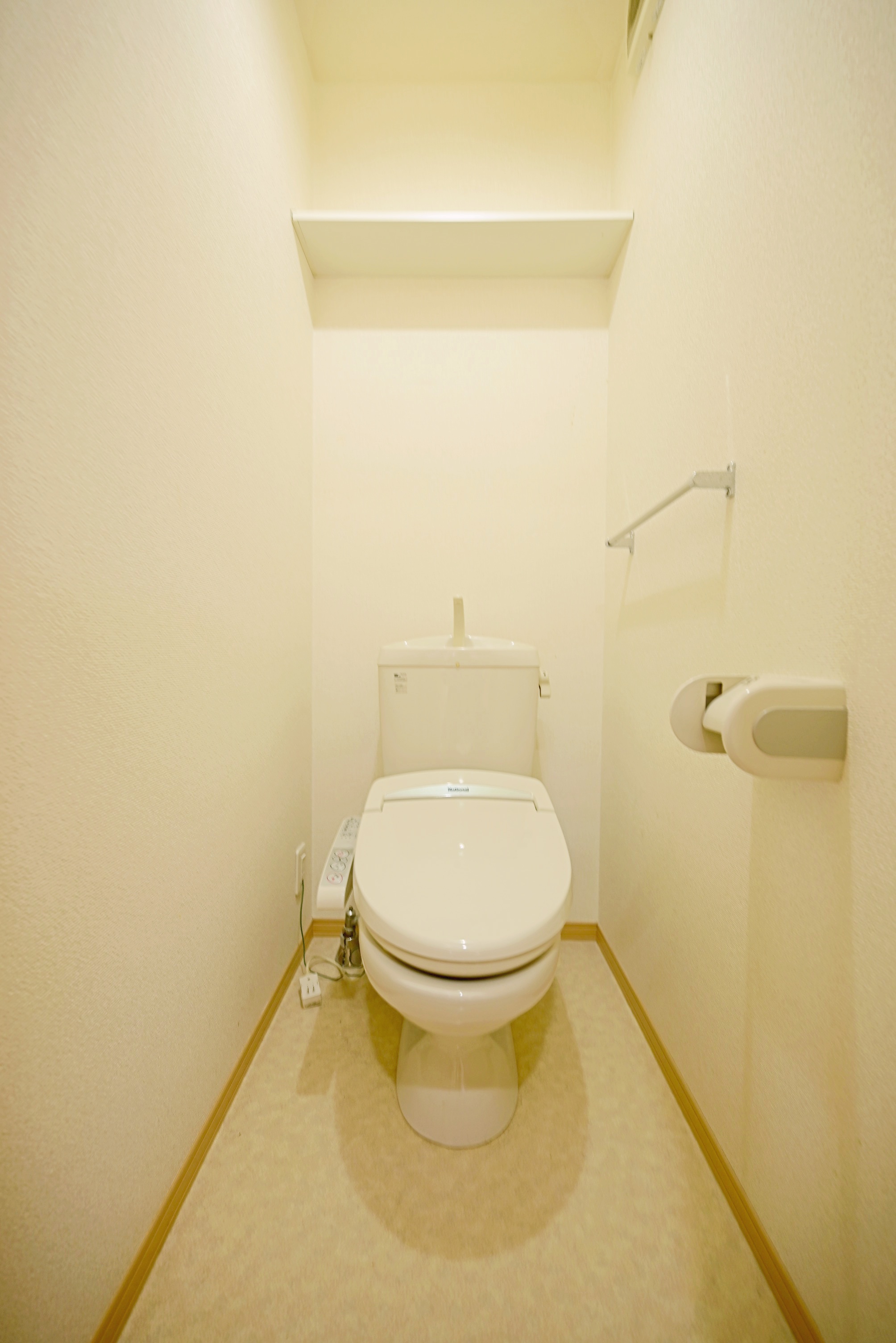 ＪＲ山陽本線 向洋駅 徒歩24分 2階建 築22年のトイレ写真