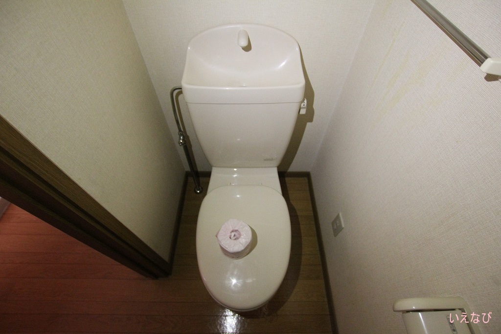 ＪＲ福塩線 高木駅 徒歩10分 2階建 築25年のトイレ写真
