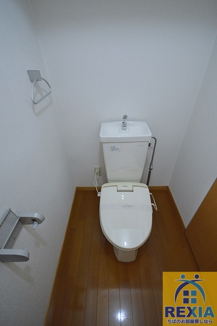 ＪＲ総武線 稲毛駅 徒歩1分 7階建 築27年のトイレ写真