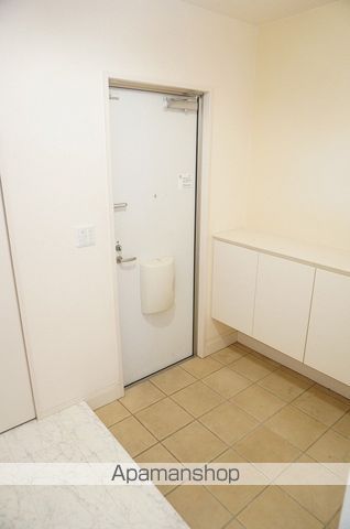 金沢市 2階建 築17年の玄関写真
