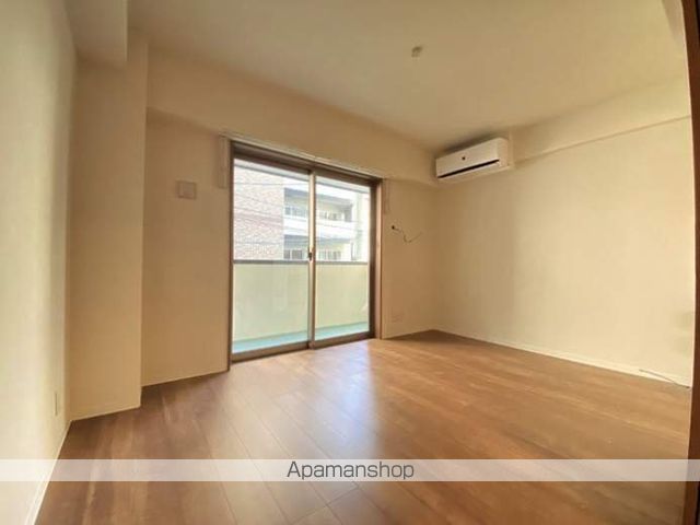 ＪＲ鹿児島本線 博多駅 徒歩8分 5階建 築7年の居間写真