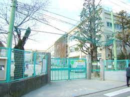 小学校　杉並区立高井戸第三小学校（小学校）まで1052m