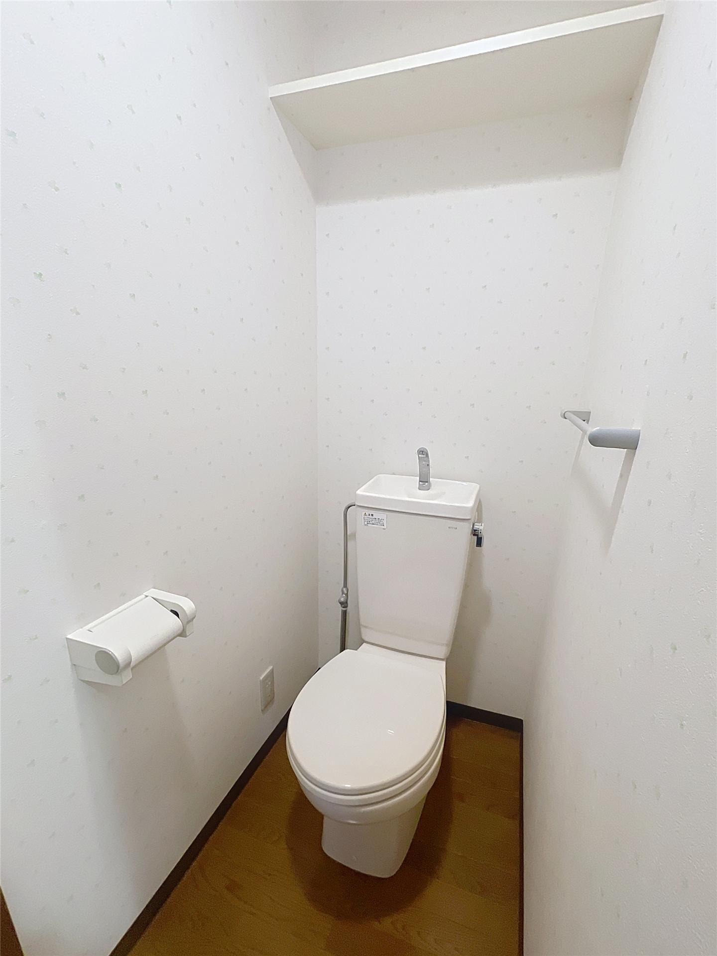 トイレ　別部屋の写真を使用しております。
