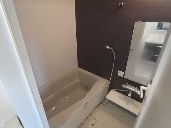 バス・シャワールーム　別タイプ部屋　参考写真です