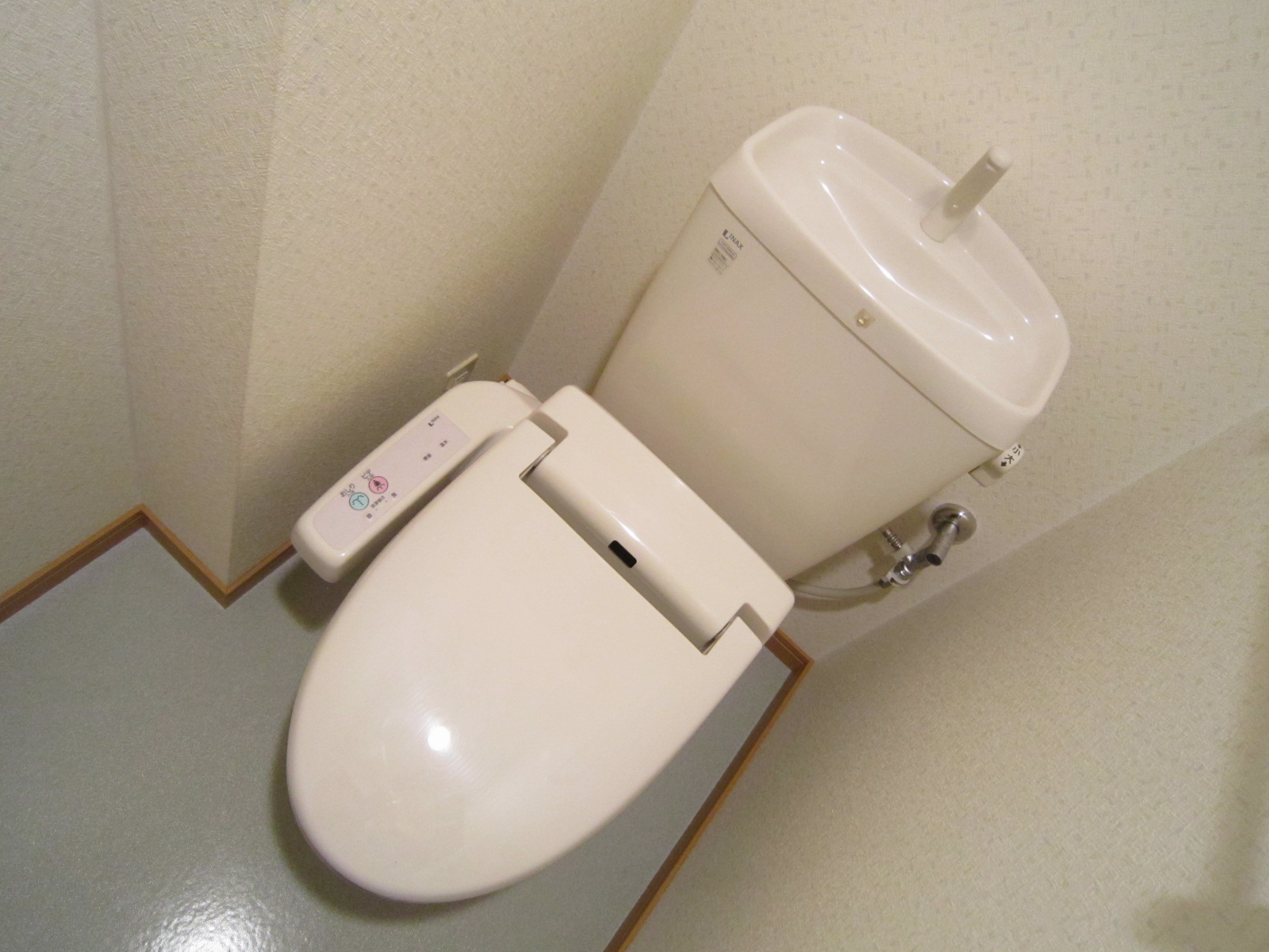 トイレ　温水洗浄便座付き☆