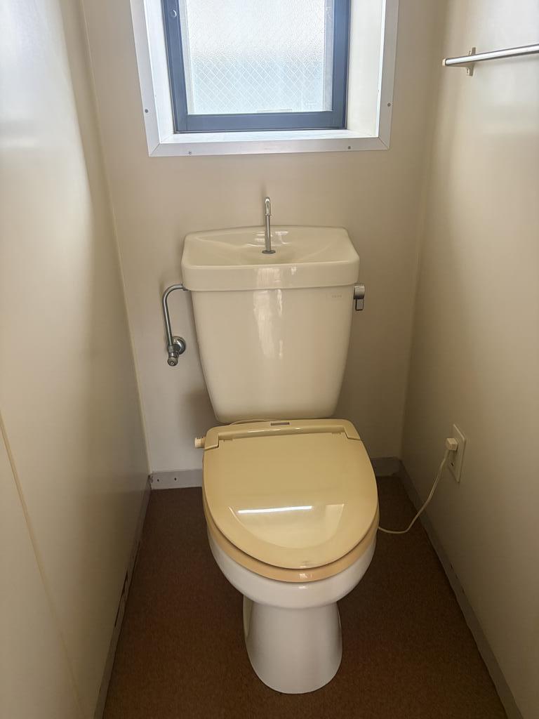 ＪＲ常磐線 金町駅 徒歩3分 3階建 築31年のトイレ写真