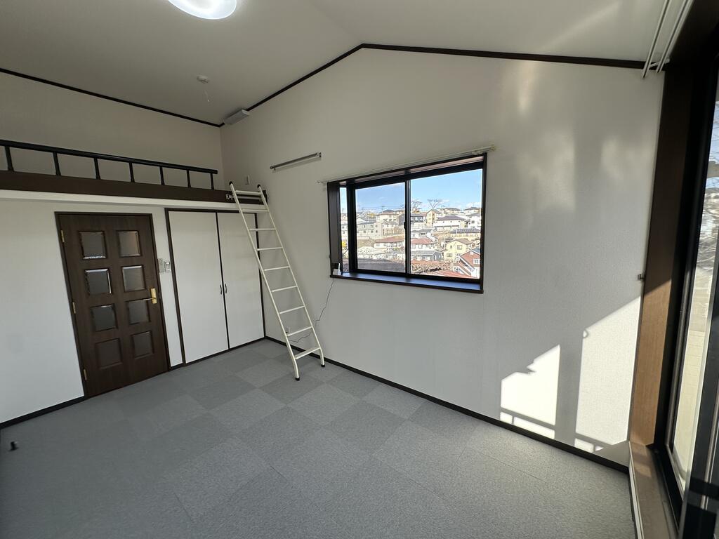 仙台市地下鉄南北線 旭ケ丘駅 徒歩7分 2階建 築31年の居間写真