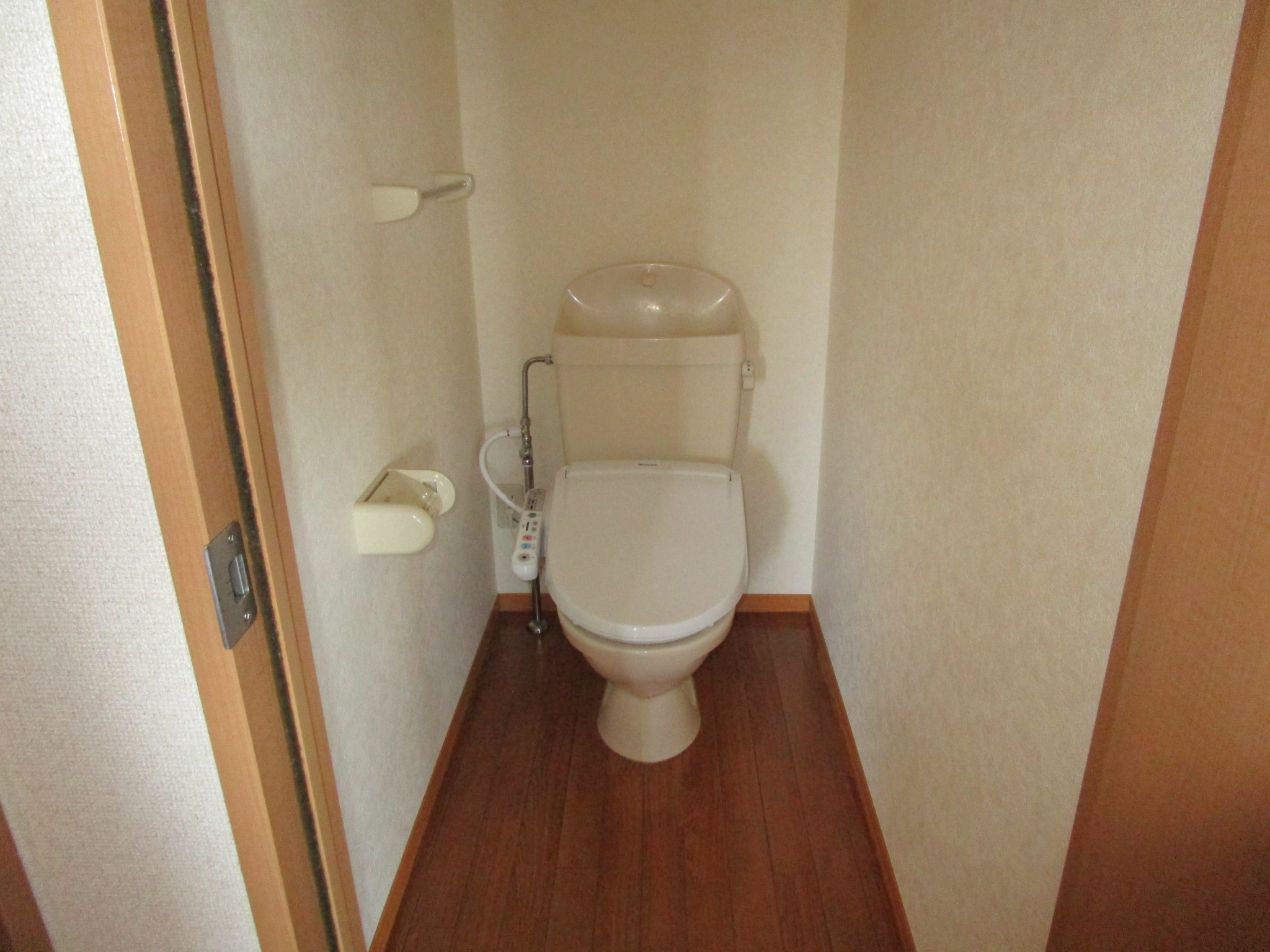 トイレ　温水洗浄暖房便座