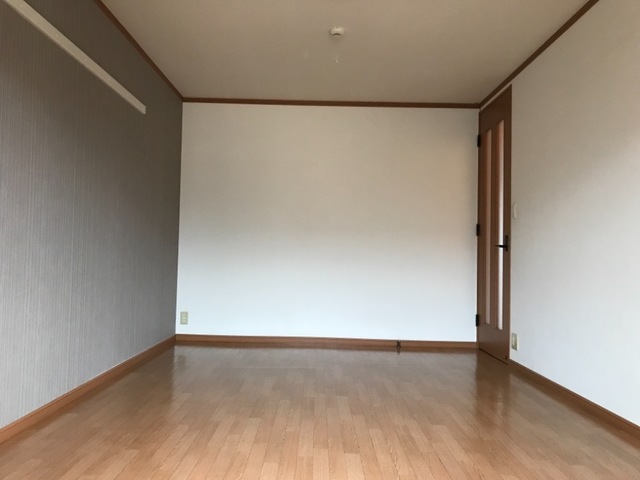 その他部屋・スペース　8.5帖の洋室です！各収納付きです！