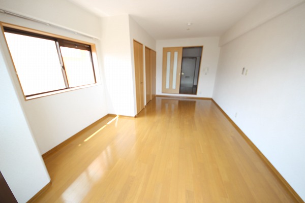 居室・リビング　※写真は同タイプの別部屋です（以下同）※