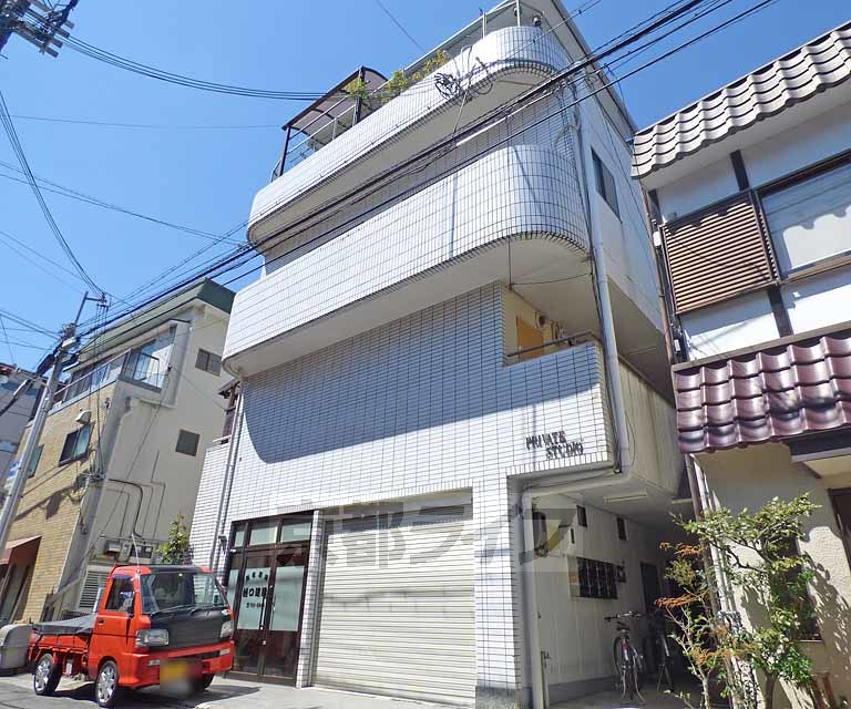 ＰＲＩＶＡＴＥ　ＳＴＵＤＩＯの建物外観