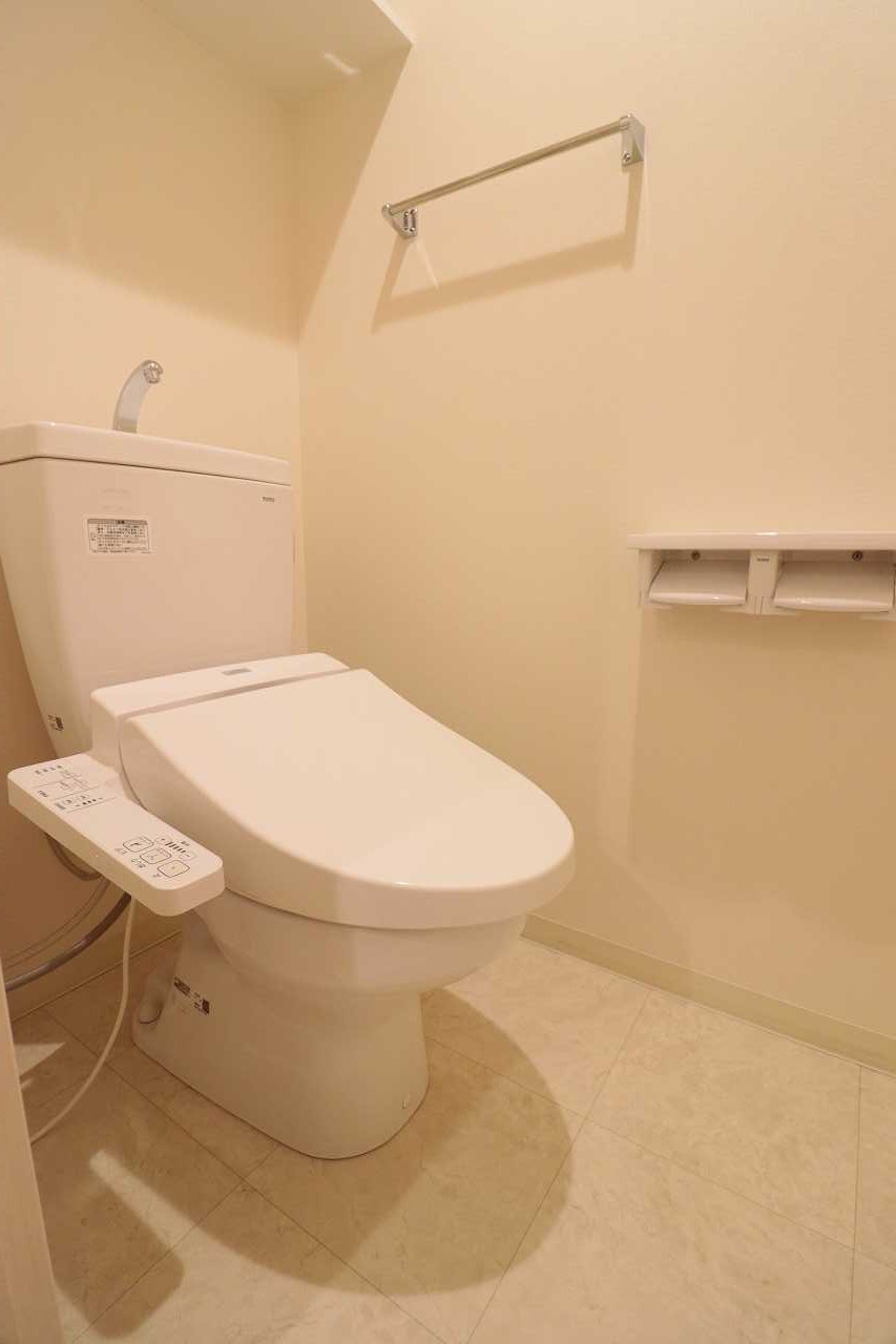 トイレ　※同物件、別部屋の写真です。