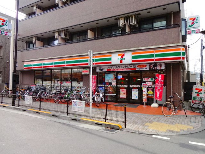 コンビニ　セブンイレブン（コンビニ）まで129m