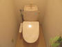 トイレ　ウォシュレット機能がついたトイレです。安心して使用できますね