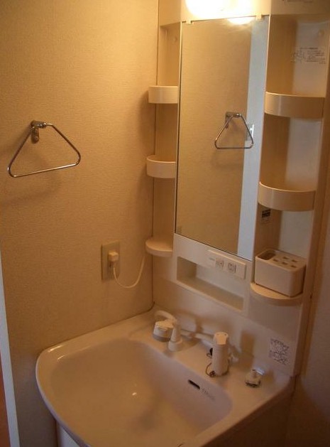 洗面設備　朝の身支度に便利なシャンプードレッサー