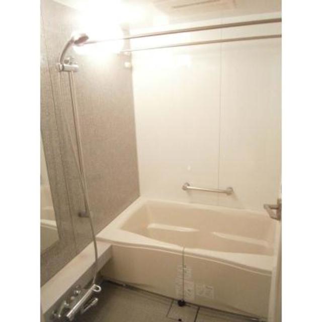 バス・シャワールーム　※別タイプ別部屋の参考写真になります。