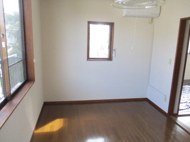 居室・リビング　角部屋＆2面採光で明るい居室♪