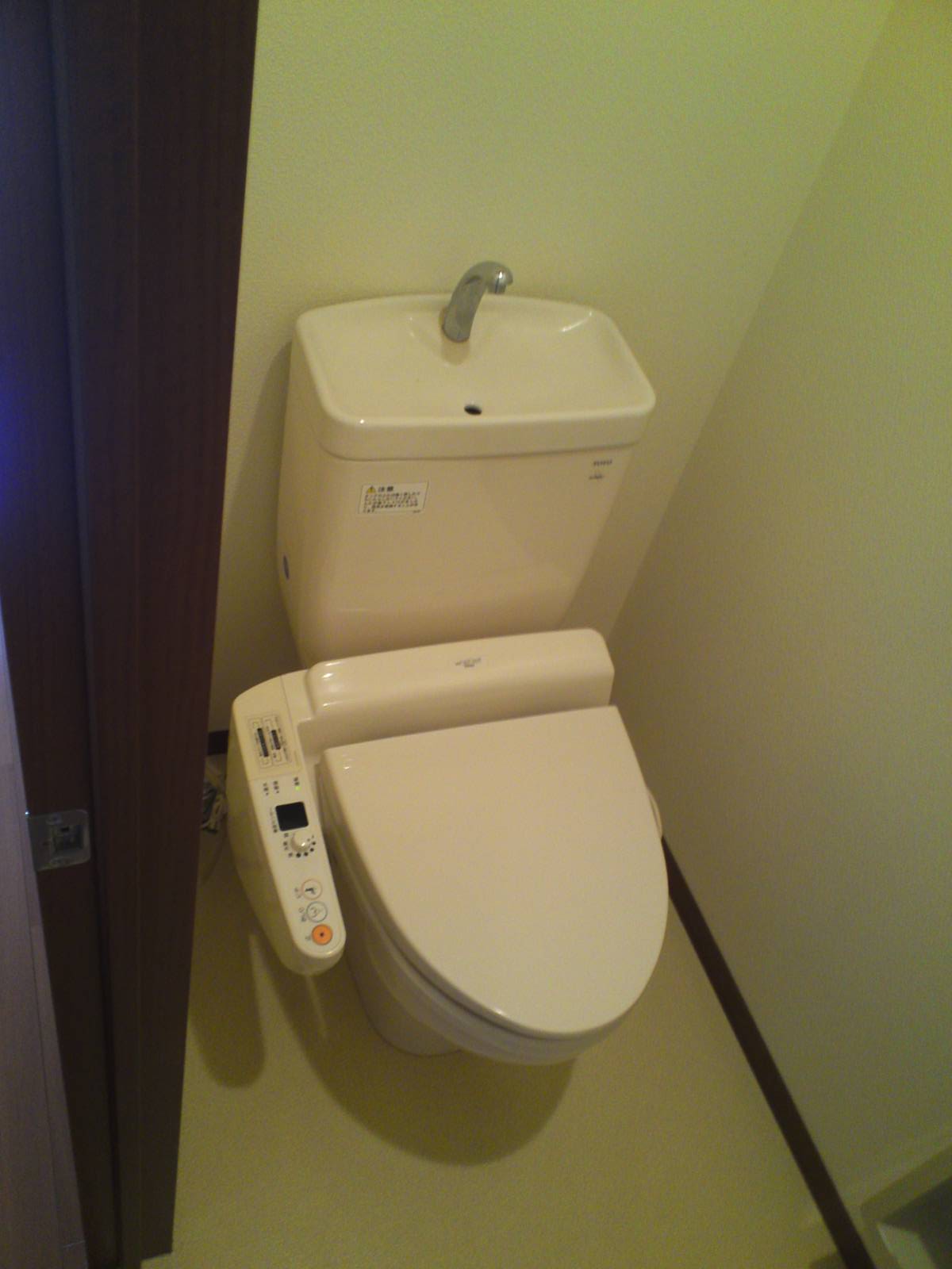 南海本線 諏訪ノ森駅 徒歩1分 2階建 築20年のトイレ写真