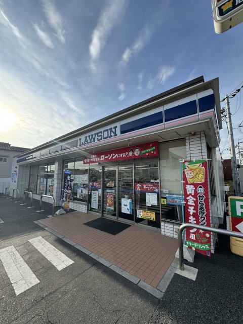 コンビニ　ローソン　加古川新在家西店（コンビニ）まで125m